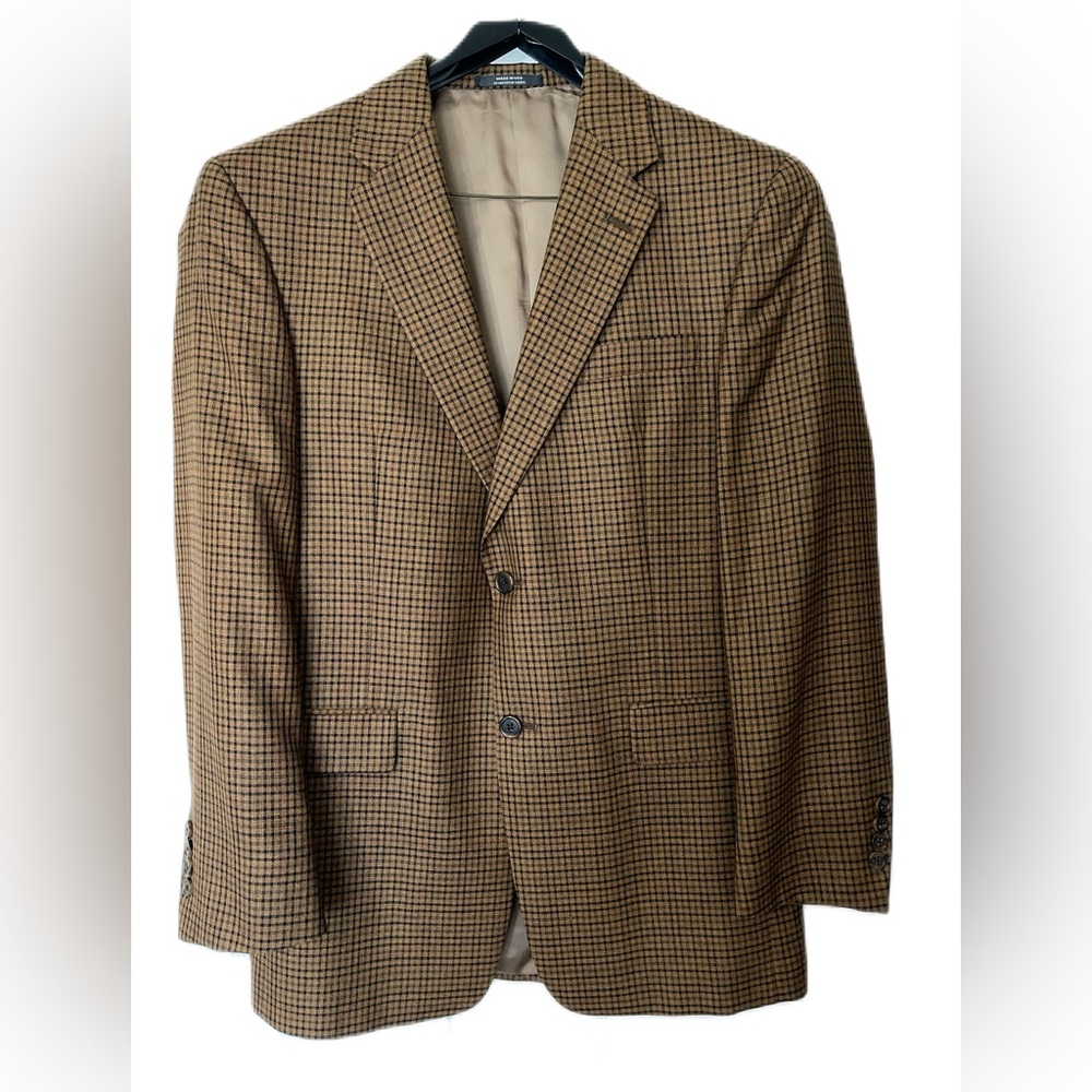 Austin Reed by Dillard’s sport coat.  Brown plaid pattern, men’s 39R. Wool blend